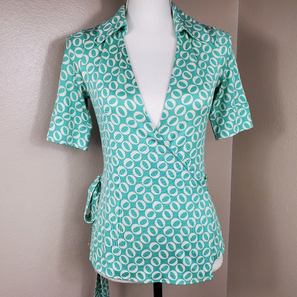 Diane van Furstenberg Wrap Top   Sz 4